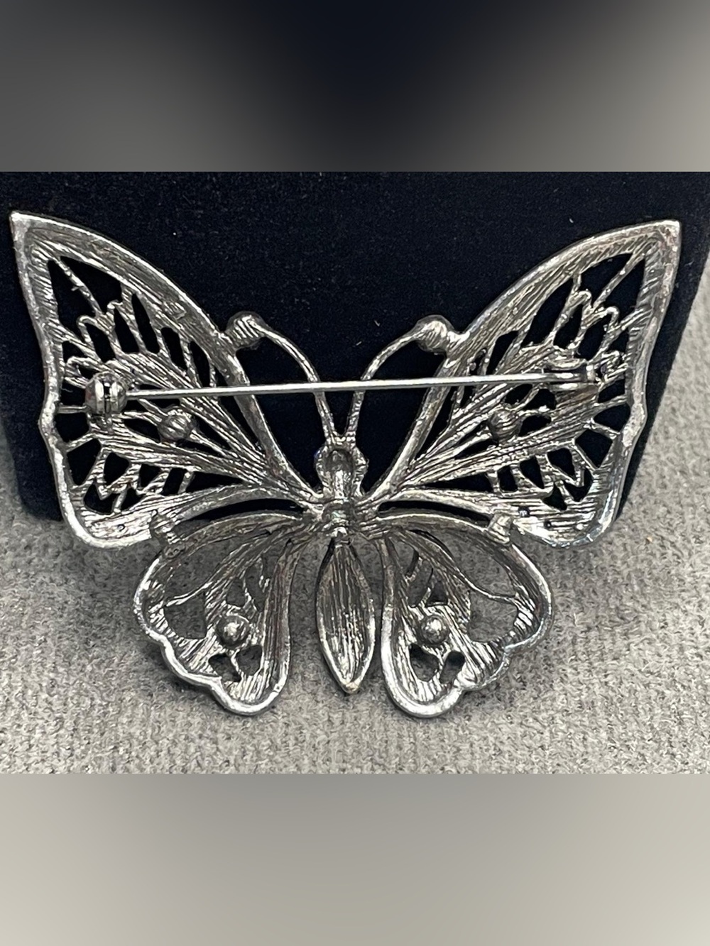 Beautifully Crafted Blue & Teal Crystal Butterfly Brooch - Picture 6 of 7